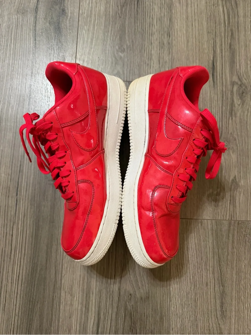 Nike Men's Red Low-Top Sneakers